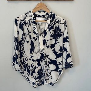 Gorgeous Amour Vert silk navy & off-white 3/4 sleeve blouse XS